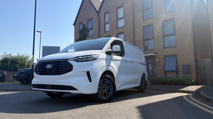Ford Transit Custom 320 L1 Diesel Fwd 2.0 EcoBlue 136ps H1 Van Limited Auto - Image 32